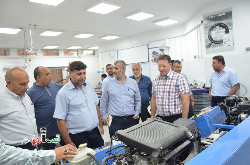 كفرقاسم- فيديو: نواب وأعضاء المجلس البلدي يشاركون الطلاب افتتاح عامهم الدراسي  باجواء بهيجة .